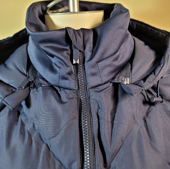 NWT BCBG MaxAzria Eco-Friendly Fill Water Resistant Light Jacket with Ho… - Picture 2 of 11